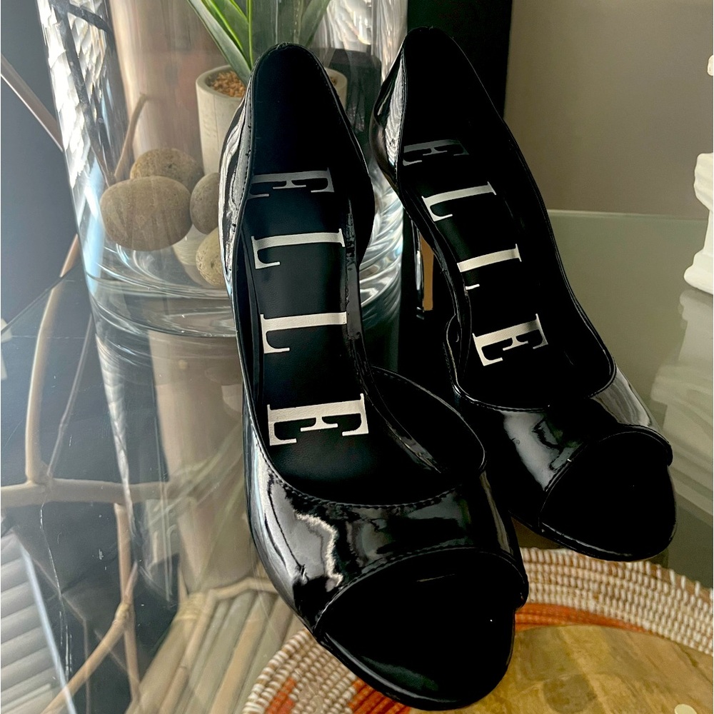 ELLE Black Patent Peep Toe Pumps Size 10 EUC